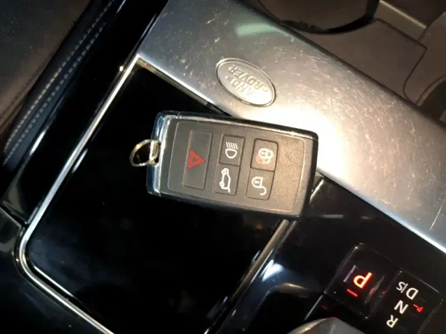 Land Rover Range Rover Velar — Фото автомобиля 17
