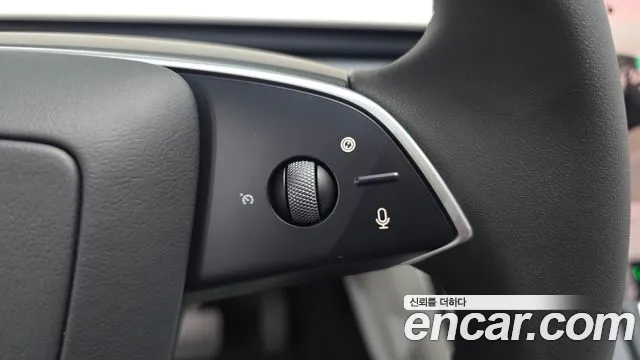 Tesla Model Y — Фото автомобиля 27