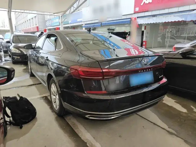 Volkswagen Passat — Фото автомобиля 4