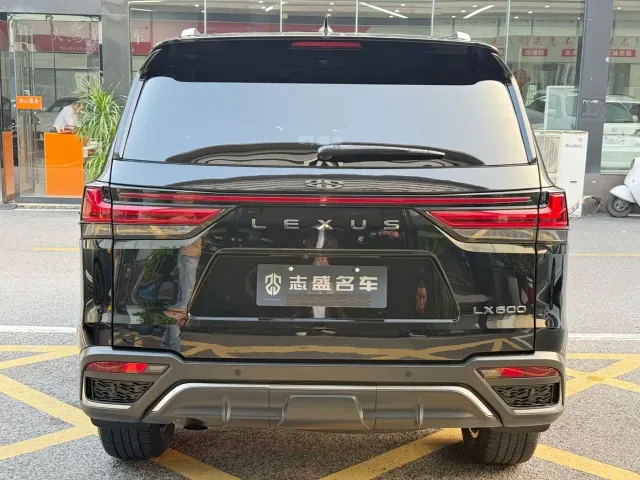 Lexus LX — Фото автомобиля 6
