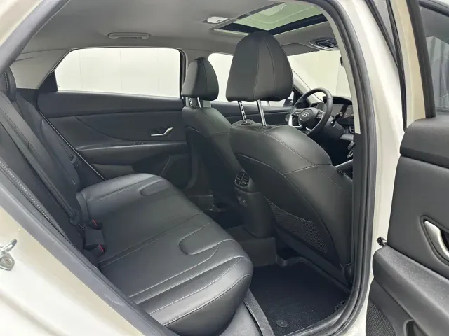 Hyundai Elantra — Фото автомобиля 6