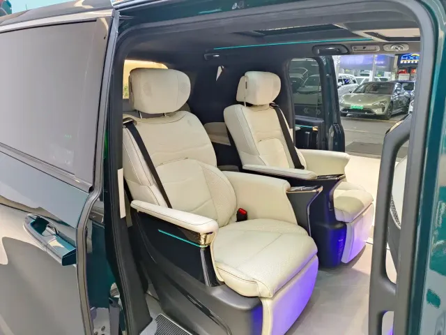 GAC Trumpchi E9 — Фото автомобиля 12