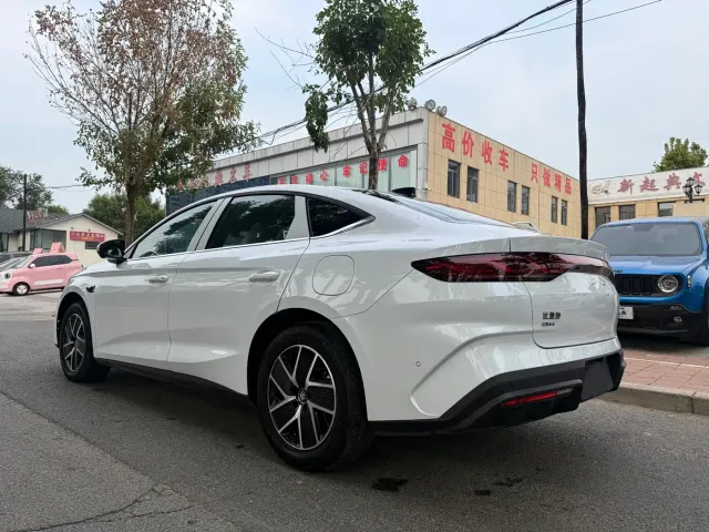 BYD Qin L — Фото автомобиля 9
