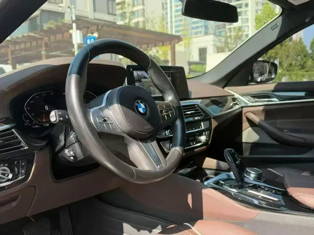 BMW 5 Series — Фото автомобиля 4