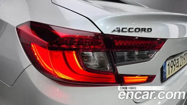 Honda Accord — Фото автомобиля 8