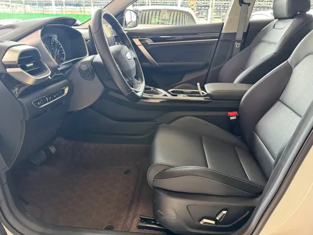 Geely Binyue — Фото автомобиля 6