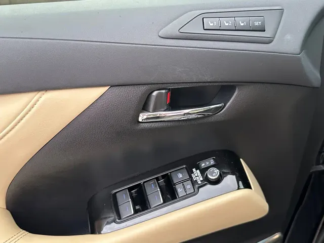 Toyota Vellfire — Фото автомобиля 12