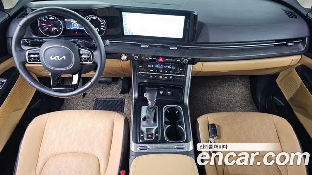 Kia Carnival Generation 4 — Фото автомобиля 10