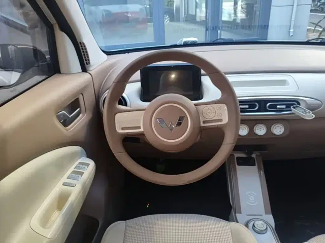 Wuling Hongguang Mini EV — Фото автомобиля 10