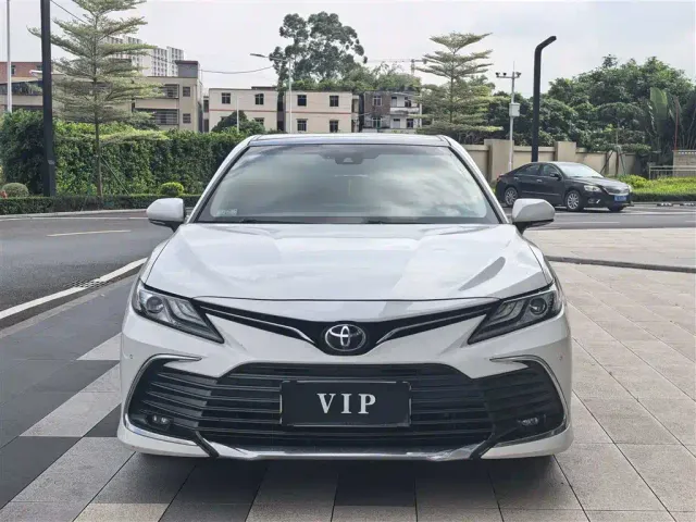 Toyota Camry — Фото автомобиля 2