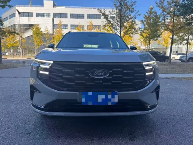 Ford Edge — Фото автомобиля 2