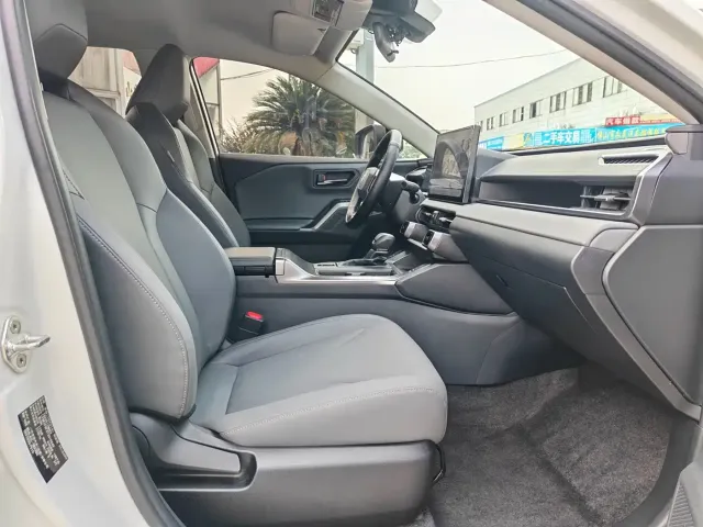 Toyota RAV4 — Фото автомобиля 10