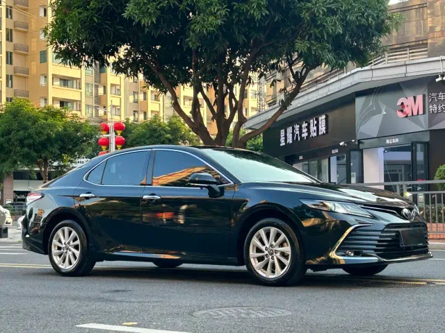 Toyota Camry — Фото автомобиля 3