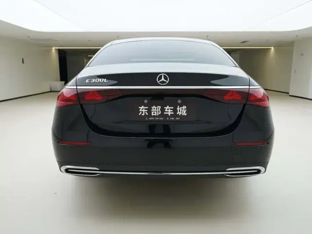Mercedes-Benz E-Class — Фото автомобиля 5