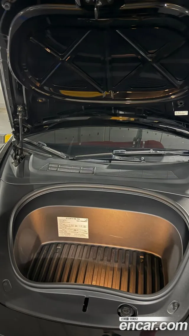 Tesla Model 3 — Фото автомобиля 6