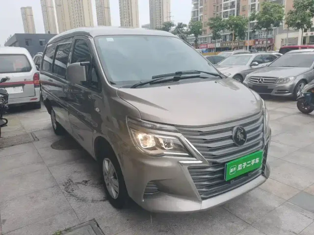 Forthing Lingzhi — Фото автомобиля 3