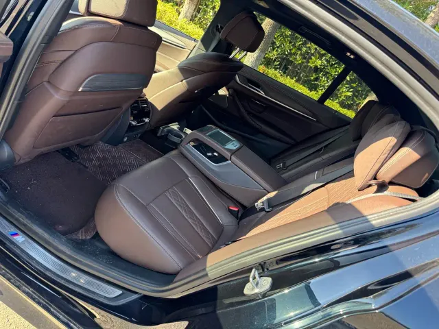 BMW 5 Series — Фото автомобиля 7