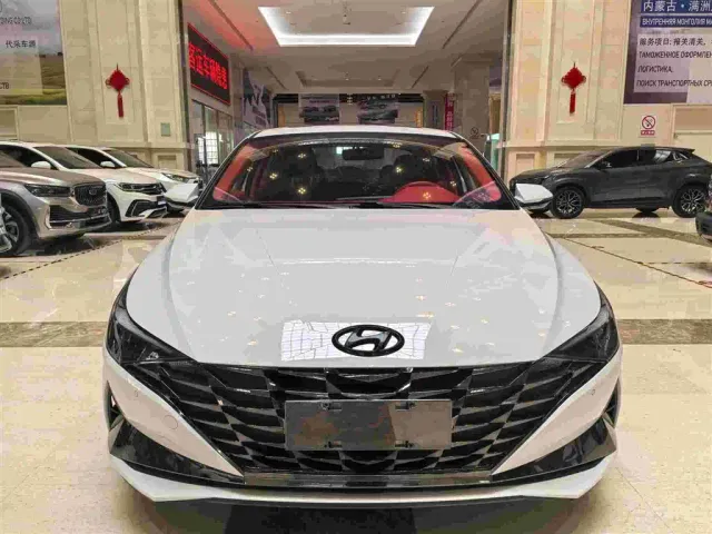 Hyundai Elantra — Фото автомобиля 2