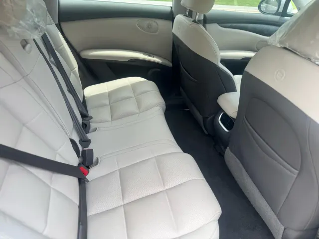 IM Motors LS6 — Фото автомобиля 13