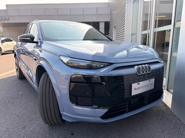 Audi Q6L e-tron — Фото автомобиля 7
