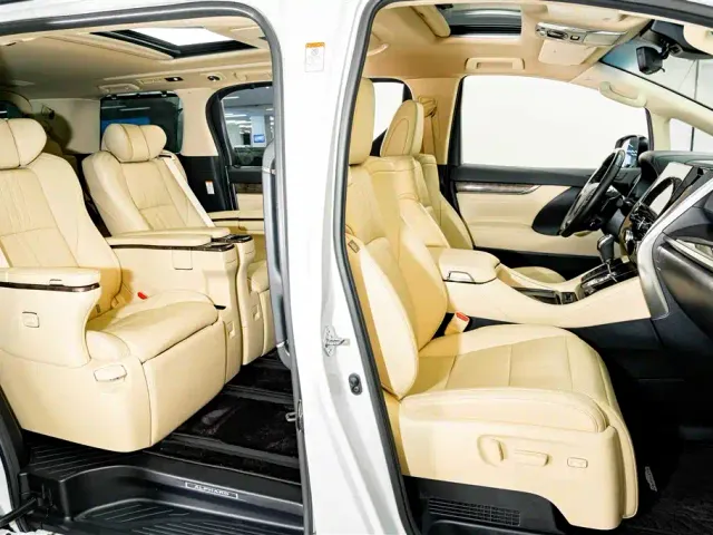 Toyota Alphard — Фото автомобиля 24