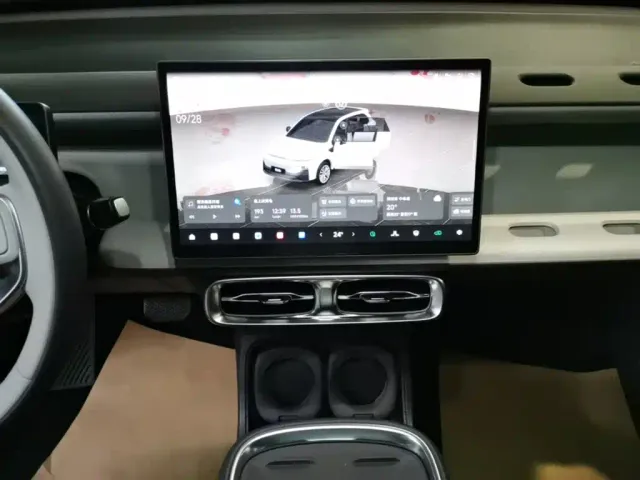 Leapmotor B10 — Фото автомобиля 12