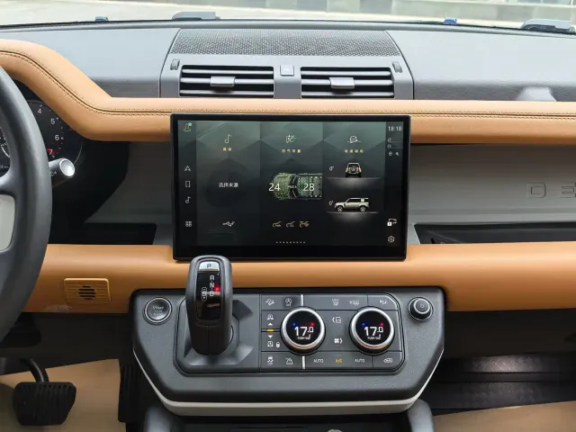 Land Rover Defender — Фото автомобиля 15
