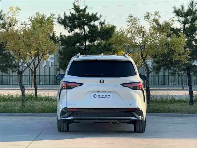 Toyota Granvia — Фото автомобиля 29