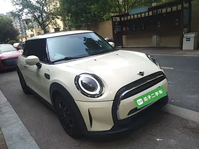 MINI Hatch — Фото автомобиля 3