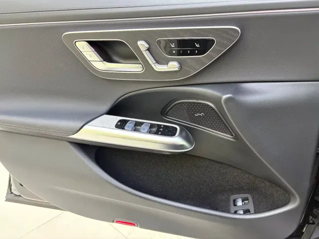 Mercedes-Benz E-Class — Фото автомобиля 13