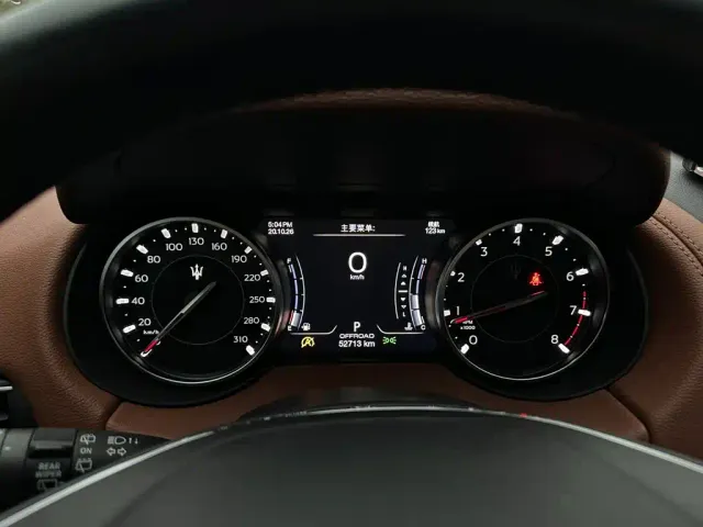 Maserati Levante — Фото автомобиля 24