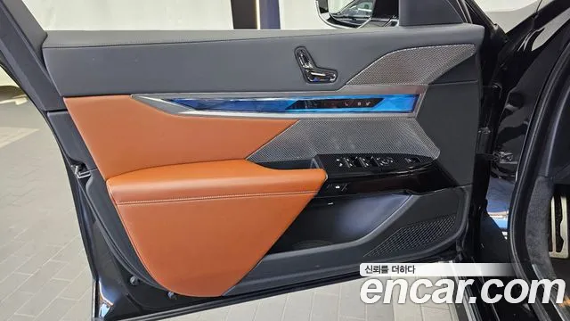 BMW i7 G70 — Фото автомобиля 13
