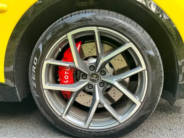 Lotus Eletre — Фото автомобиля 12