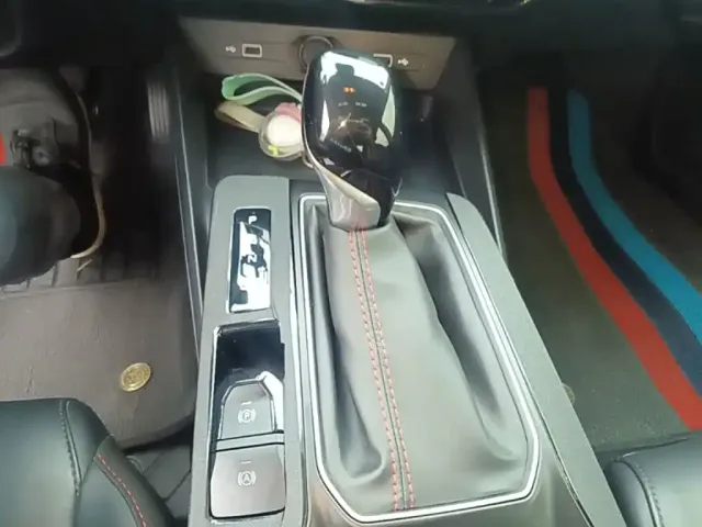 MG MG5 2022 180DVVT CVT Youth Flagship Edition — Фото автомобиля 13