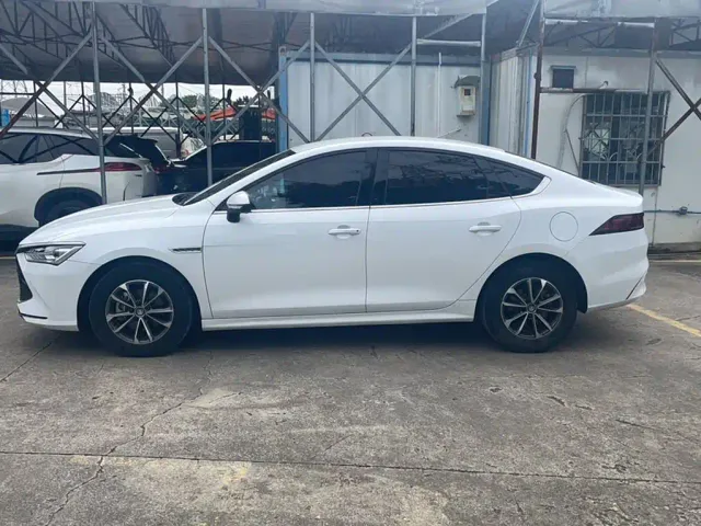 BYD Qin PLUS — Фото автомобиля 20