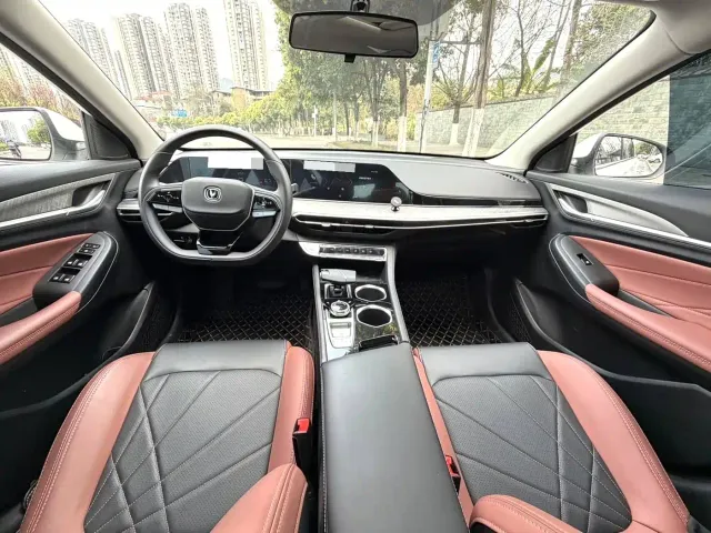 Changan Eado — Фото автомобиля 3