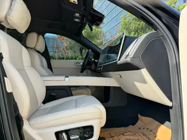 Li Auto L9 — Фото автомобиля 14