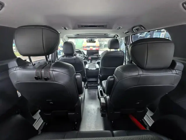 Toyota Sienna — Фото автомобиля 15