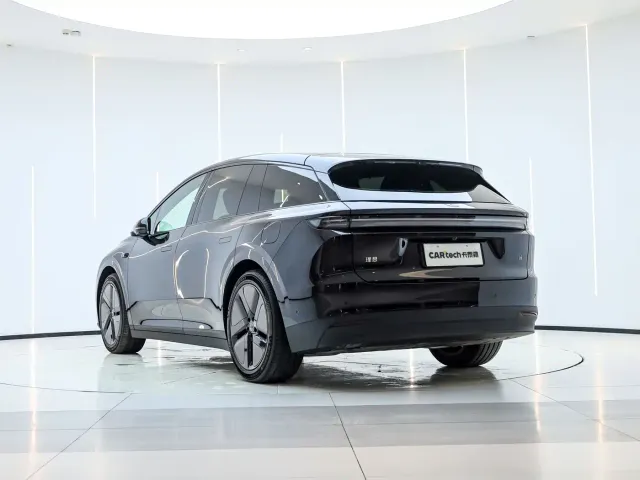 Li Auto i6 — Фото автомобиля 6