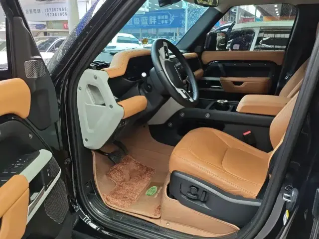 Land Rover Defender — Фото автомобиля 7