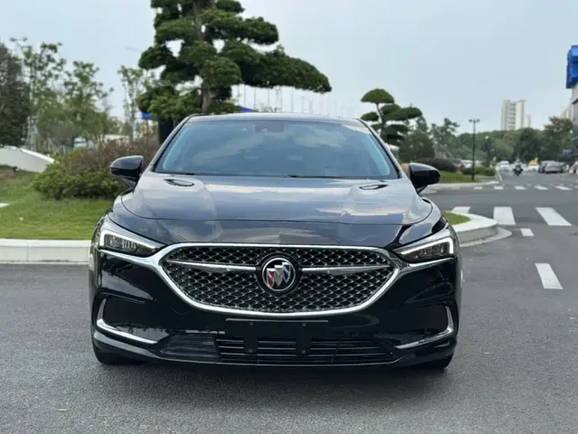 Buick LaCrosse — Фото автомобиля 3