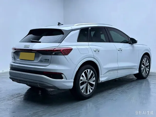 Audi Q4 e-tron — Фото автомобиля 5