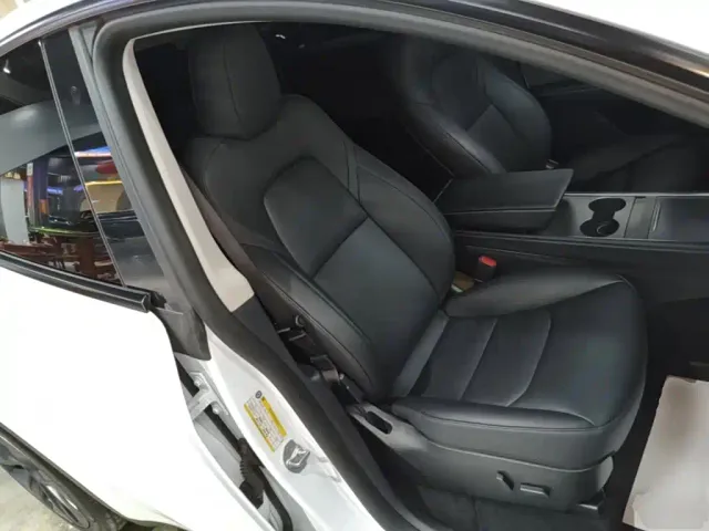 Tesla Model Y — Фото автомобиля 24
