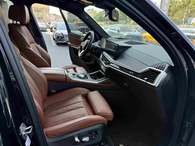 BMW X7 — Фото автомобиля 13