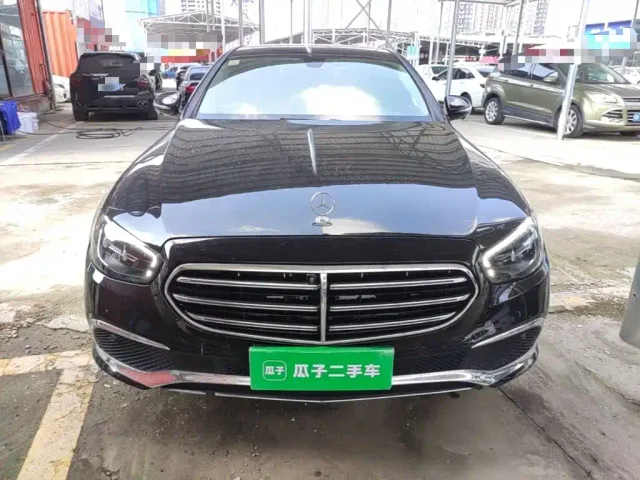 Mercedes-Benz E-Class — Фото автомобиля 2
