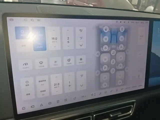 Li Auto L8 — Фото автомобиля 12