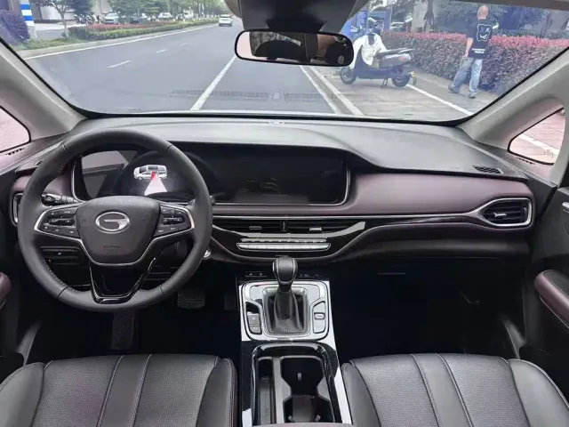 GAC Trumpchi M6 — Фото автомобиля 9