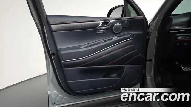 Genesis GV80 — Фото автомобиля 19