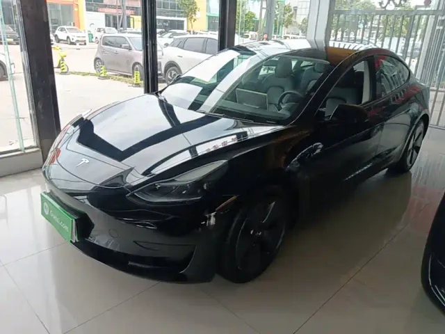 Фотография автомобиля — Tesla Model 3