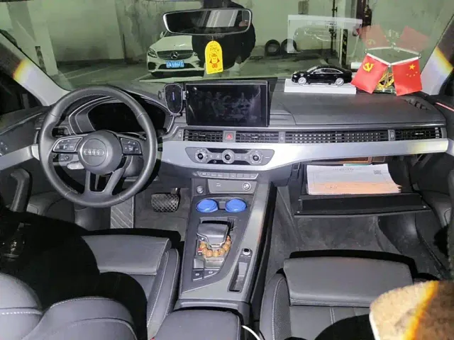 Audi A4L — Фото автомобиля 12